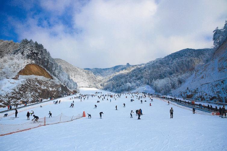 浙江十大滑雪场排名?(大明山滑雪场 收费)-图2 浙江十大滑雪场排名?(大明山滑雪场 收费)-图2