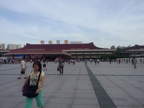 拱北口岸换澳币划算吗?(拱北口岸广场收费)-图3 拱北口岸换澳币划算吗?(拱北口岸广场收费)-图3