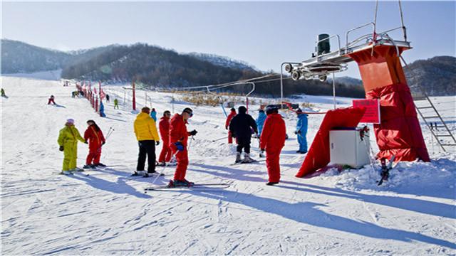 冬天有哪些值得出游的好去处?(英杰滑雪场收费标准)-图2 冬天有哪些值得出游的好去处?(英杰滑雪场收费标准)-图2