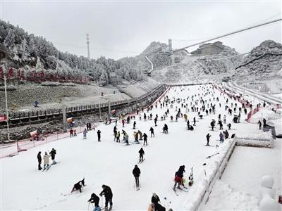 玉舍和梅花山滑雪场哪个好玩？(梅花山滑雪场收费)