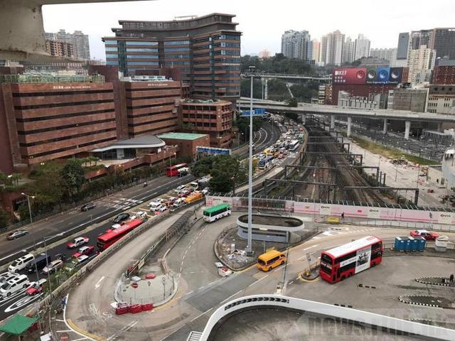香港的红隧和西隧分别指什么?(香港海底隧道收费广场百度街景)-图3 香港的红隧和西隧分别指什么?(香港海底隧道收费广场百度街景)-图3