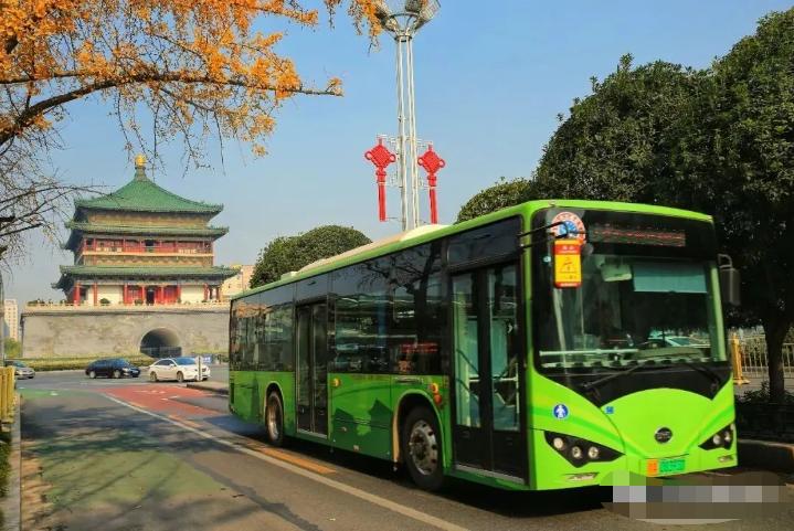 2021西安路边公共停车收费标准?(西安公交车游8收费吗)-图2 2021西安路边公共停车收费标准?(西安公交车游8收费吗)-图2