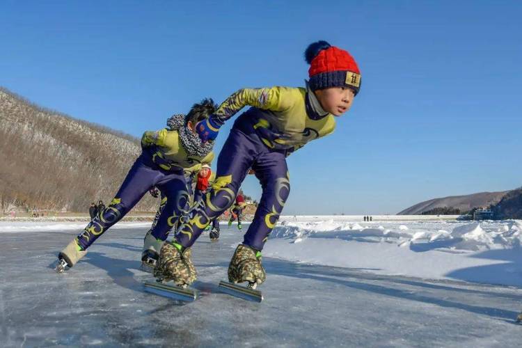 描写冬天的句子摘抄?(金辉滑雪教练怎么收费)-图2 描写冬天的句子摘抄?(金辉滑雪教练怎么收费)-图2