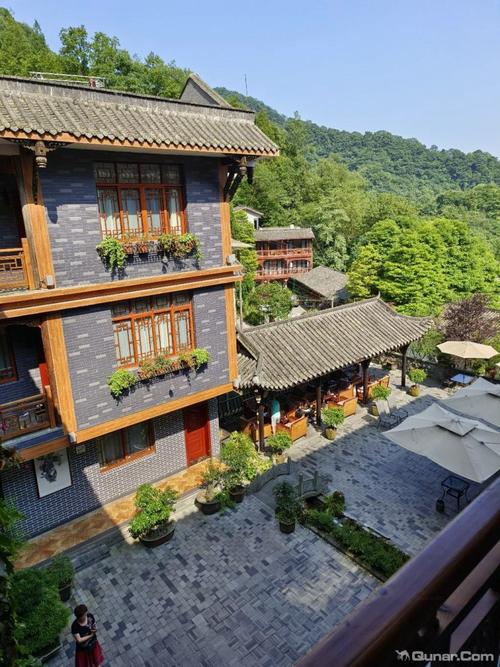 四川青城山民宿住宿不包吃包月多少钱一月？(路之青城民宿收费标准)