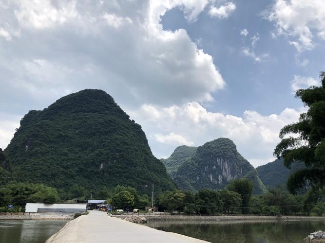 十里画廊景区哪里停车最合适?(阳朔十里画廊收费吗)-图2 十里画廊景区哪里停车最合适?(阳朔十里画廊收费吗)-图2