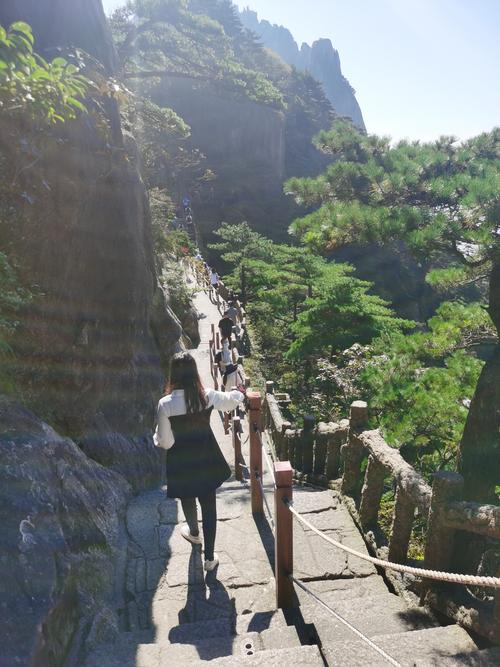 黄山旅游攻略住宿便宜的地方?(黄山的每个景点单独收费)-图2 黄山旅游攻略住宿便宜的地方?(黄山的每个景点单独收费)-图2