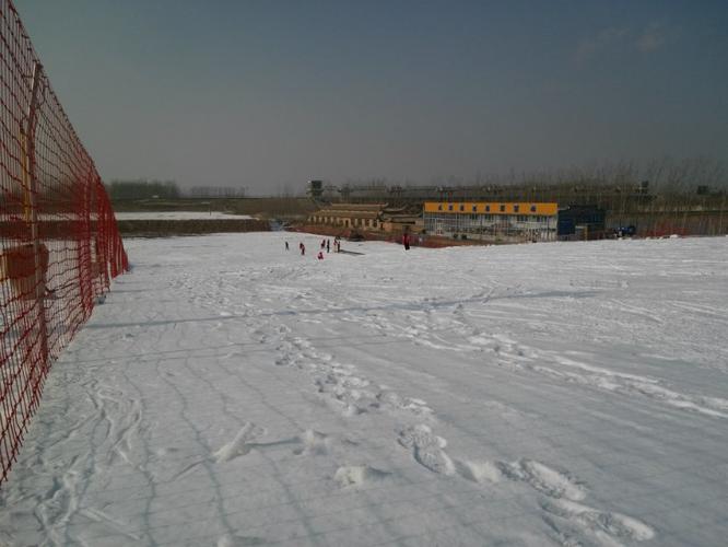 东营万象游乐园的16个项目是什么?(万象滑雪场收费标准)-图3 东营万象游乐园的16个项目是什么?(万象滑雪场收费标准)-图3