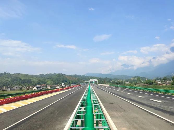 乐汉高速峨边段过路费?(峨眉山零公里收费标准)-图2 乐汉高速峨边段过路费?(峨眉山零公里收费标准)-图2