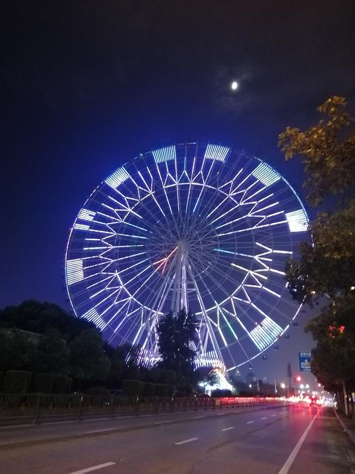 南昌之星摩天轮周一营业吗？(南昌之星广场收费标准)