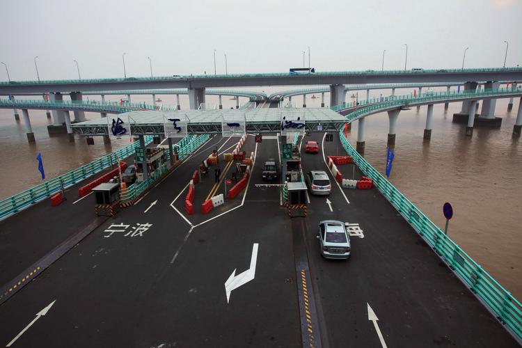 春节期间浙江高速公路和杭州湾大桥、舟山跨海大桥收费吗？(2018年杭州跨海大桥收费吗)