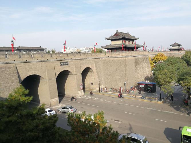 西安城墙过年开放吗收费?(西安市城墙公园收费么)-图2 西安城墙过年开放吗收费?(西安市城墙公园收费么)-图2