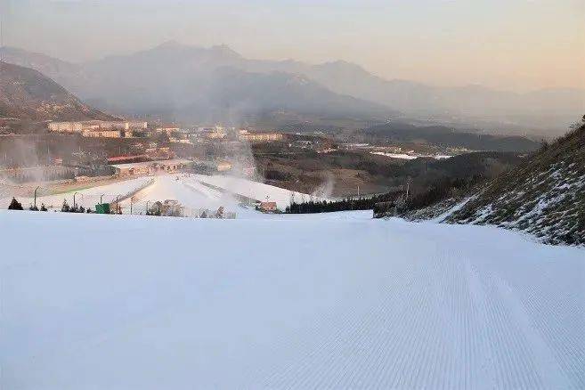 甘肃落差800米雪场排名?(北山大世界怎么收费)-图2 甘肃落差800米雪场排名?(北山大世界怎么收费)-图2