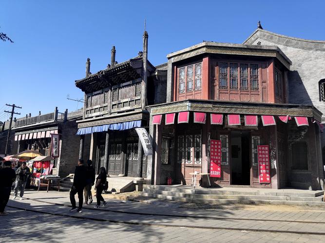 关东影视城人多不多?(关东影视城拍照收费)-图2 关东影视城人多不多?(关东影视城拍照收费)-图2