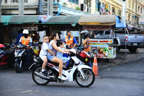 泰国摩托车怎么骑?(曼谷坐摩托车怎么收费)-图3 泰国摩托车怎么骑?(曼谷坐摩托车怎么收费)-图3