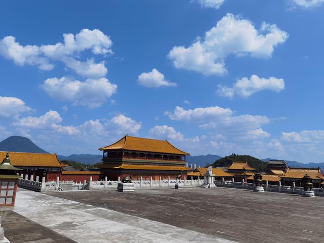 横店明清宫苑建议游玩多长时间？(横店明清宫苑停车收费)