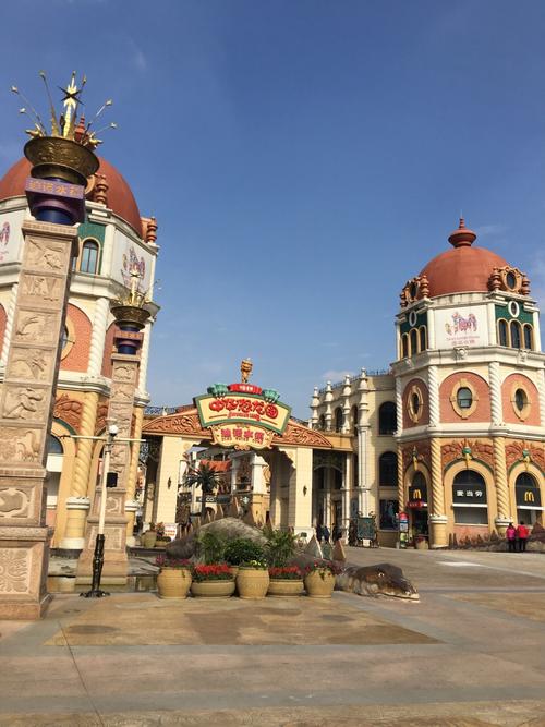 常州迪诺水镇夜市营业时间?(恐龙城迪诺水镇收费吗)-图2 常州迪诺水镇夜市营业时间?(恐龙城迪诺水镇收费吗)-图2