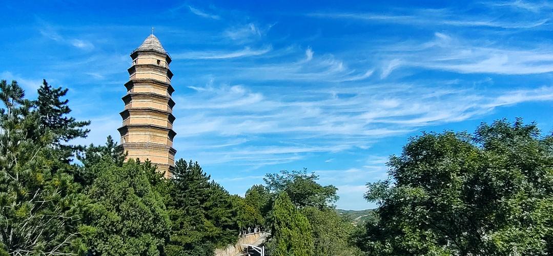 上宝塔山景区要爬山吗?(延安宝塔山景区是否收费)-图2 上宝塔山景区要爬山吗?(延安宝塔山景区是否收费)-图2