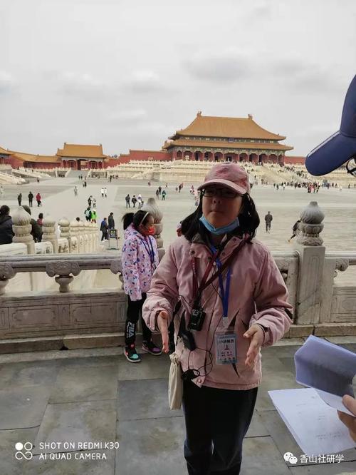 故宫人工讲解和秀才人工讲解哪个好？(故宫专职讲解收费)