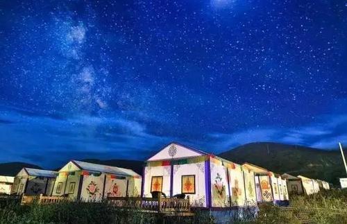 阿坝露营过夜地点推荐?(色达帐篷房咋个收费)-图3 阿坝露营过夜地点推荐?(色达帐篷房咋个收费)-图3