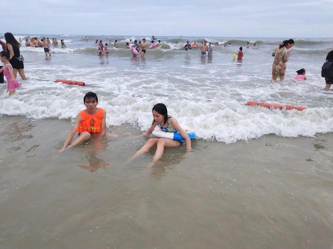 银滩游泳开放时间？(北海银滩那不收费)