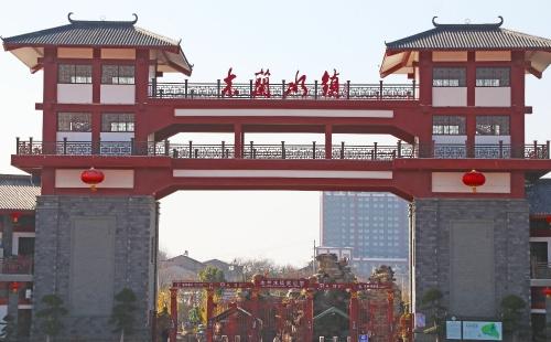 木兰水镇闸门下游能钓鱼吗？(今天木兰水镇收不收费用)