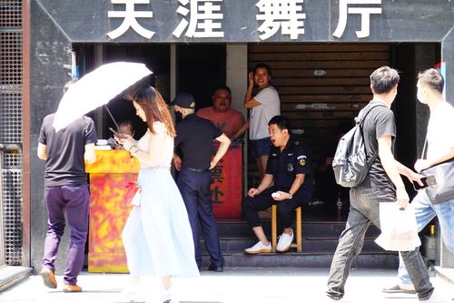 观音桥大众舞厅有哪些？(天涯户外运动俱乐部收费标准)