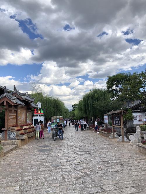 7月自驾到丽江请问住什么地方方便游古城(要有停车场)谢?(丽江玉河停车场收费)-图2 7月自驾到丽江请问住什么地方方便游古城(要有停车场)谢?(丽江玉河停车场收费)-图2