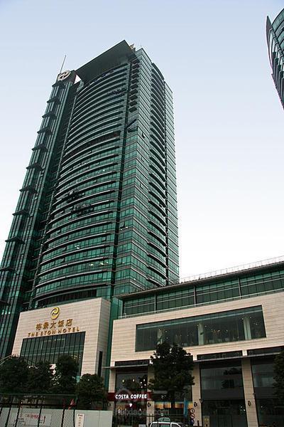 浦东即默路浦东大道有饭店吗？(上海裕景大饭店娱乐收费吗)