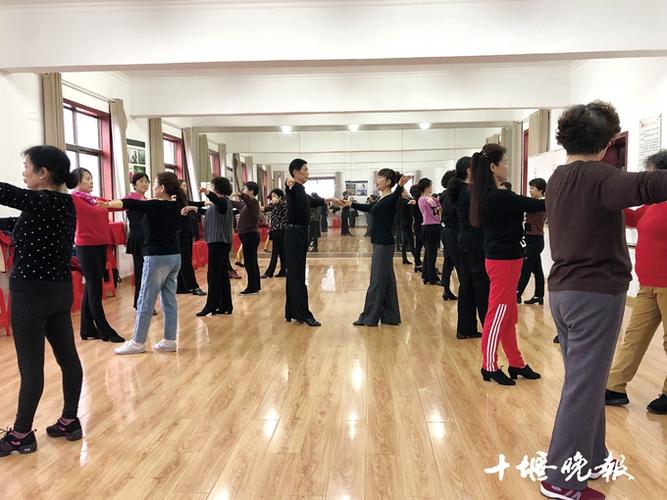 十堰市老年大学招生简章?(十堰瑜伽馆怎么收费)-图2 十堰市老年大学招生简章?(十堰瑜伽馆怎么收费)-图2