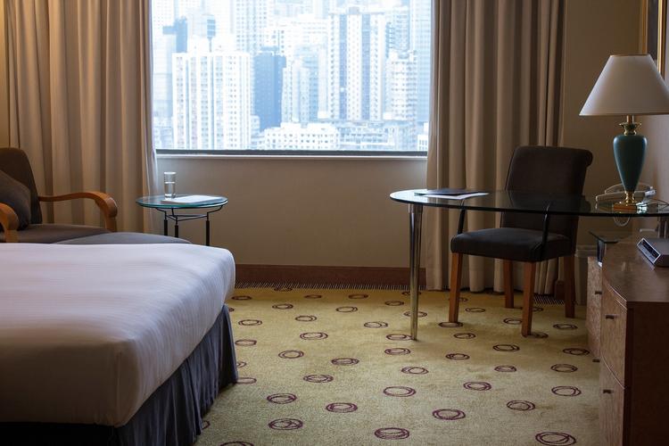 未成年人去香港能单独入住酒店吗?(香港酒店4人入住怎么收费标准)-图2 未成年人去香港能单独入住酒店吗?(香港酒店4人入住怎么收费标准)-图2