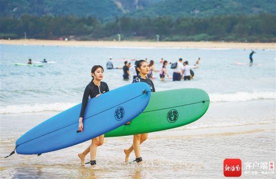 大东海冲浪好还是后海好?(后海冲浪收费标准)-图2 大东海冲浪好还是后海好?(后海冲浪收费标准)-图2