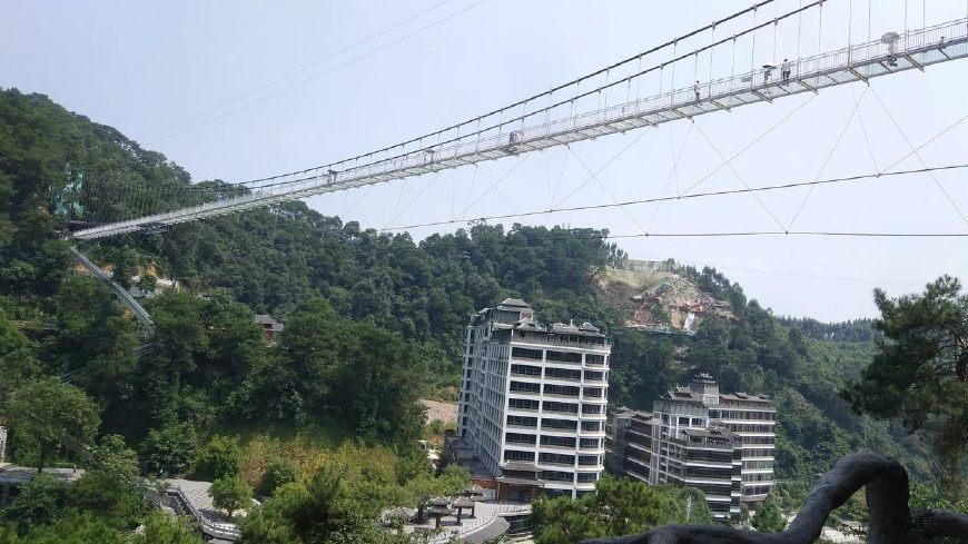 南宁龙门水都玻璃桥门票多少?(南宁龙门水都住宿收费)-图2 南宁龙门水都玻璃桥门票多少?(南宁龙门水都住宿收费)-图2
