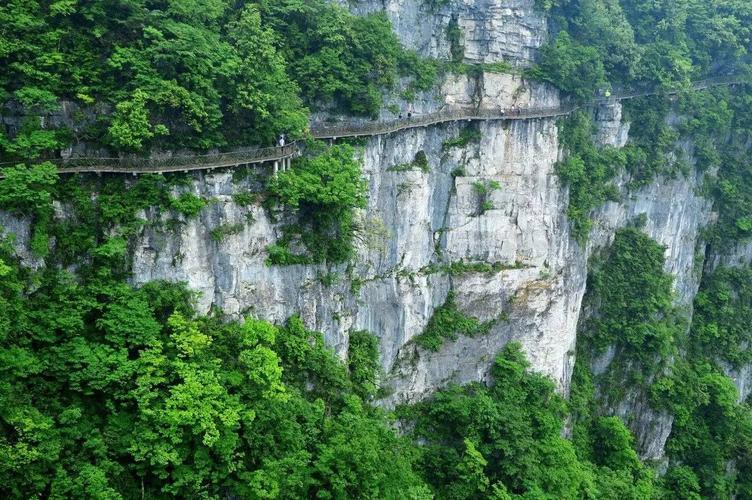 湖南最高的桥十大排名?(重庆第一天空悬廊收费)-图2 湖南最高的桥十大排名?(重庆第一天空悬廊收费)-图2