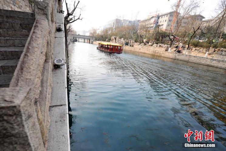 济南护城河泉水浇花好吗?(济南护城河收费吗)-图2 济南护城河泉水浇花好吗?(济南护城河收费吗)-图2