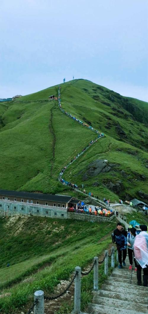 武功山有游览车吗?(武功山风景区停车场收费吗)-图2 武功山有游览车吗?(武功山风景区停车场收费吗)-图2