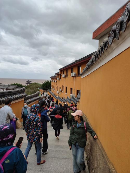 普陀山当地向导收费多?(普陀山收费贵)-图2 普陀山当地向导收费多?(普陀山收费贵)-图2