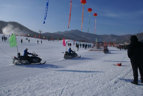 齐齐哈尔扎兰屯市是哪个区?(扎兰屯滑雪收费吗)-图2 齐齐哈尔扎兰屯市是哪个区?(扎兰屯滑雪收费吗)-图2