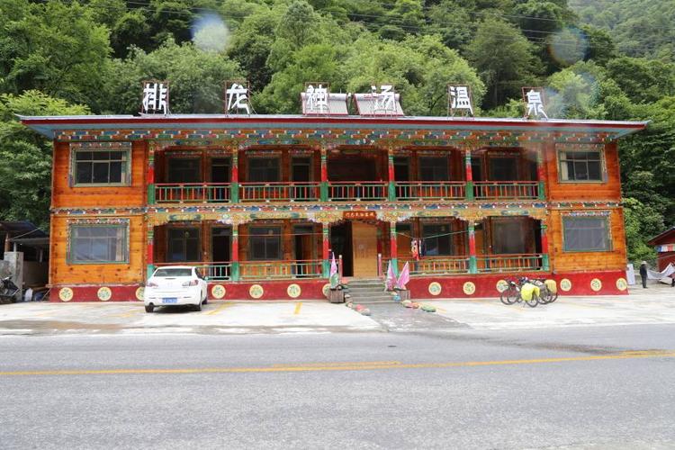 西藏景点?排龙乡温泉收费吗-图3 西藏景点?排龙乡温泉收费吗-图3
