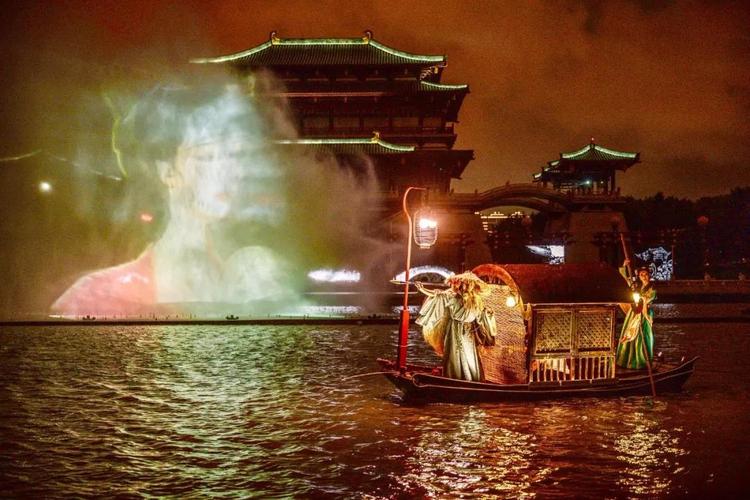 大唐芙蓉园买了演出票还买门票吗?大唐芙蓉园水幕收费么-图2 大唐芙蓉园买了演出票还买门票吗?大唐芙蓉园水幕收费么-图2