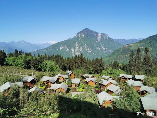四川适合一个人散心小住的景点？锦江木屋村收费吗