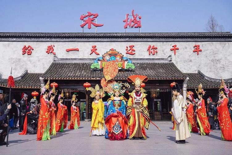宋城晚上好玩还是白天?宋城的抛绣球收费吗-图2 宋城晚上好玩还是白天?宋城的抛绣球收费吗-图2