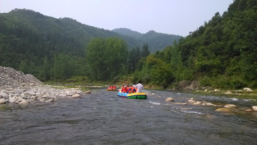 南召漂流和宝天曼漂流哪个好玩?南召宝天曼景区收费吗-图2 南召漂流和宝天曼漂流哪个好玩?南召宝天曼景区收费吗-图2