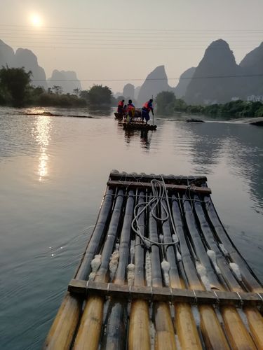 阳朔遇龙河竹筏几点下班?遇龙河竹筏收费-图2 阳朔遇龙河竹筏几点下班?遇龙河竹筏收费-图2