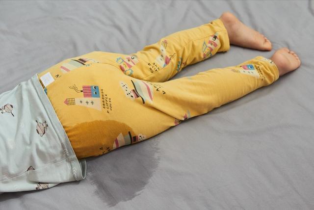 小孩子在酒店尿床了怎么办？儿童住宾馆收费标准