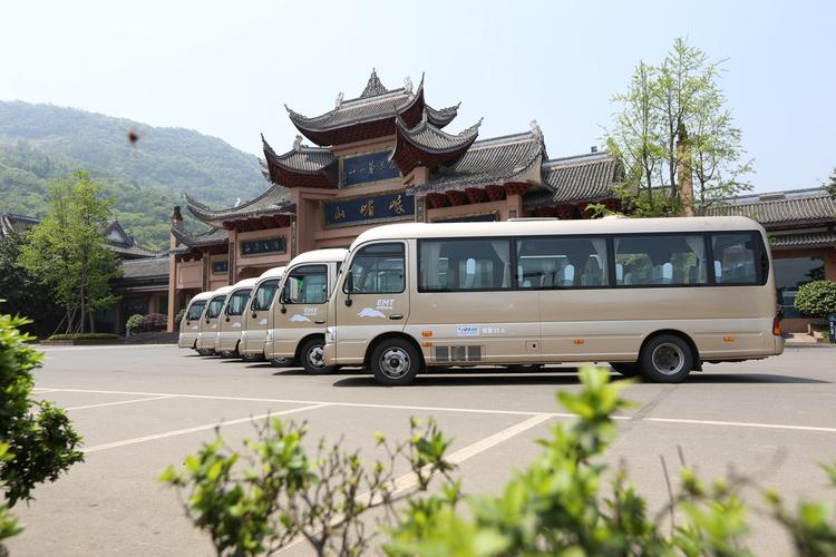 峨眉山旅游覌光车怎样购票?峨眉山景区内游览车收费-图3 峨眉山旅游覌光车怎样购票?峨眉山景区内游览车收费-图3