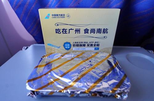 中国南航飞机餐都一样么？中国南方航空餐食收费吗