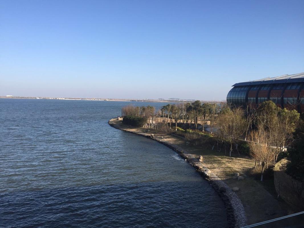 滴水湖环湖一圈多少公里?滴水湖皇冠假日酒店游泳收费-图2 滴水湖环湖一圈多少公里?滴水湖皇冠假日酒店游泳收费-图2