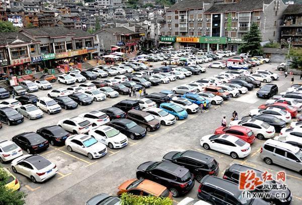 凤凰不夜城停车攻略?凤凰栗湾停车场收费标准-图2 凤凰不夜城停车攻略?凤凰栗湾停车场收费标准-图2