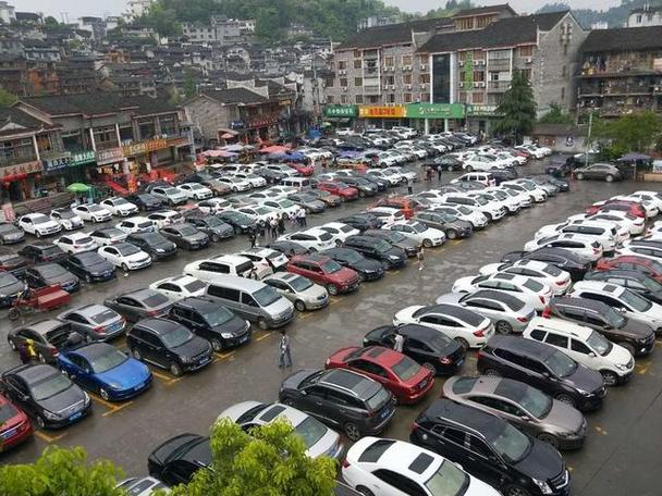 凤凰不夜城停车攻略?凤凰栗湾停车场收费标准-图3 凤凰不夜城停车攻略?凤凰栗湾停车场收费标准-图3