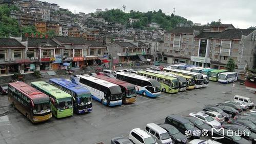 自驾去湖南凤凰古城车停哪?凤凰栗湾停车场怎么收费-图3 自驾去湖南凤凰古城车停哪?凤凰栗湾停车场怎么收费-图3
